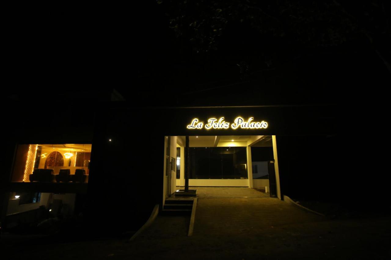 La Feliz Palacio Yercaud Exterior foto